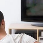 Cara Menyalakan TV Samsung
