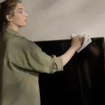 Cara Membersihkan Layar LED TV