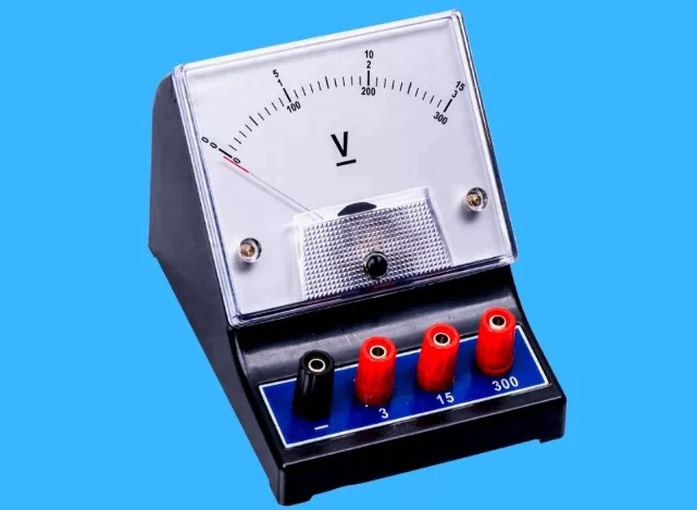 Perbedaan Antara Voltmeter dan Amperemeter