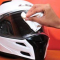 Cara Membersihkan Kaca Helm yang Menguning